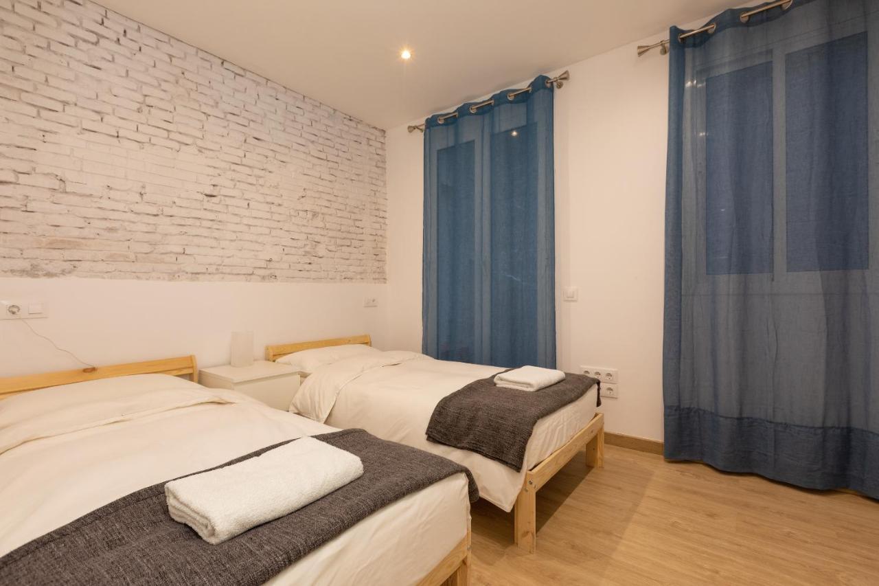 Gothic - Ramblas Apartments Barcelona Bagian luar foto