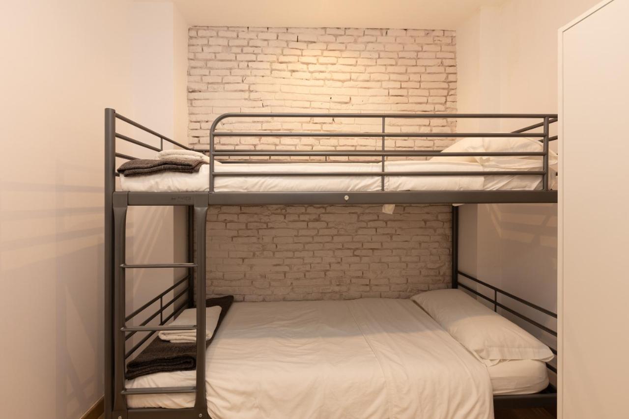 Gothic - Ramblas Apartments Barcelona Bagian luar foto