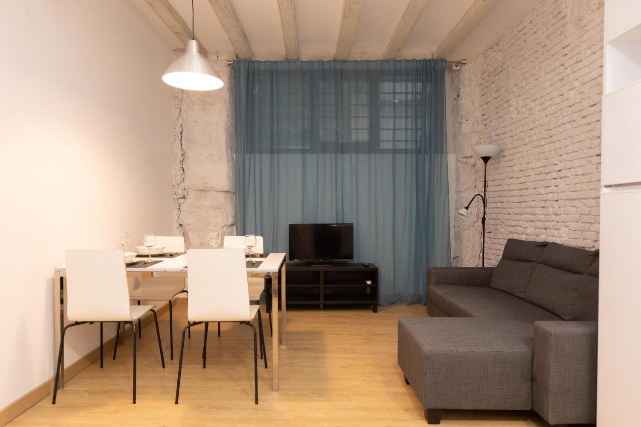 Gothic - Ramblas Apartments Barcelona Bagian luar foto